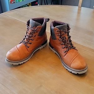 Men's Boots, Tom's brand, Size Men's 11, Brown Leather